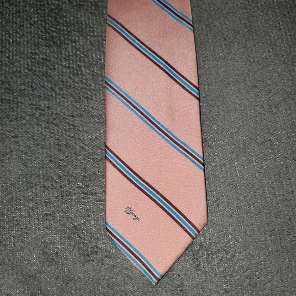 New Pink Tie w/ Diagonal Blue Stripes - Picture 1 of 7